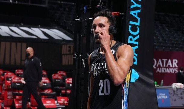  霍勒迪致命抢断+绝杀，雄鹿准绝杀76人  