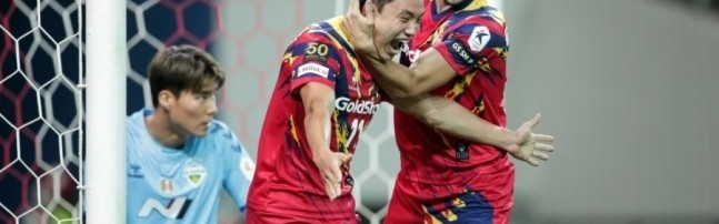  西汉姆联主场告负深陷保级泥潭困境