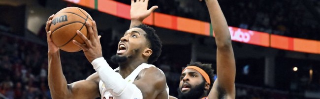  米切尔压哨三分命中骑士加时险胜尼克斯