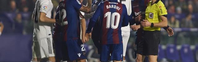  莱切保级生死战，主场顽强战平强敌