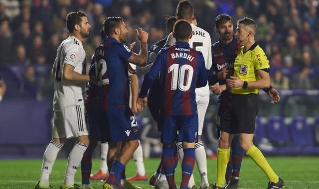  莱切保级生死战，主场顽强战平强敌