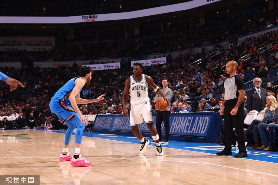  亚历山大关键时刻连得八分，雷霆逆转战胜国王队